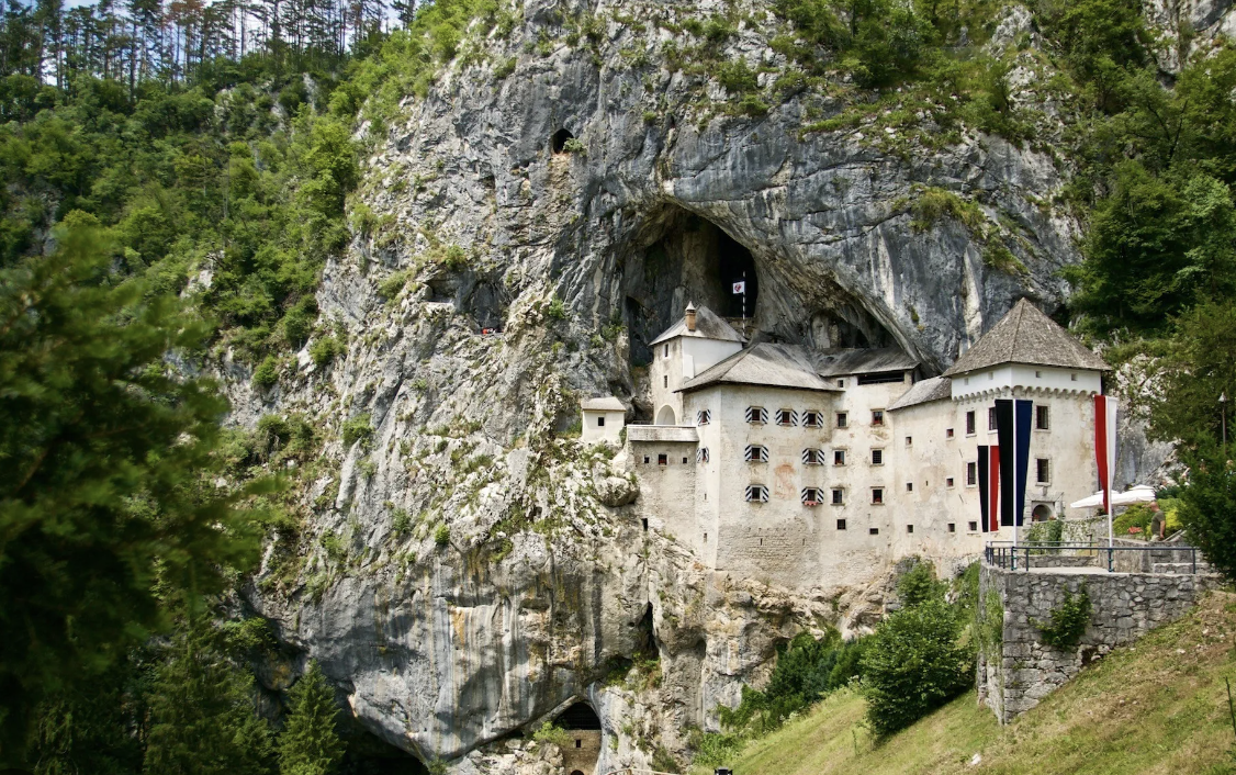 Castel lueghi
