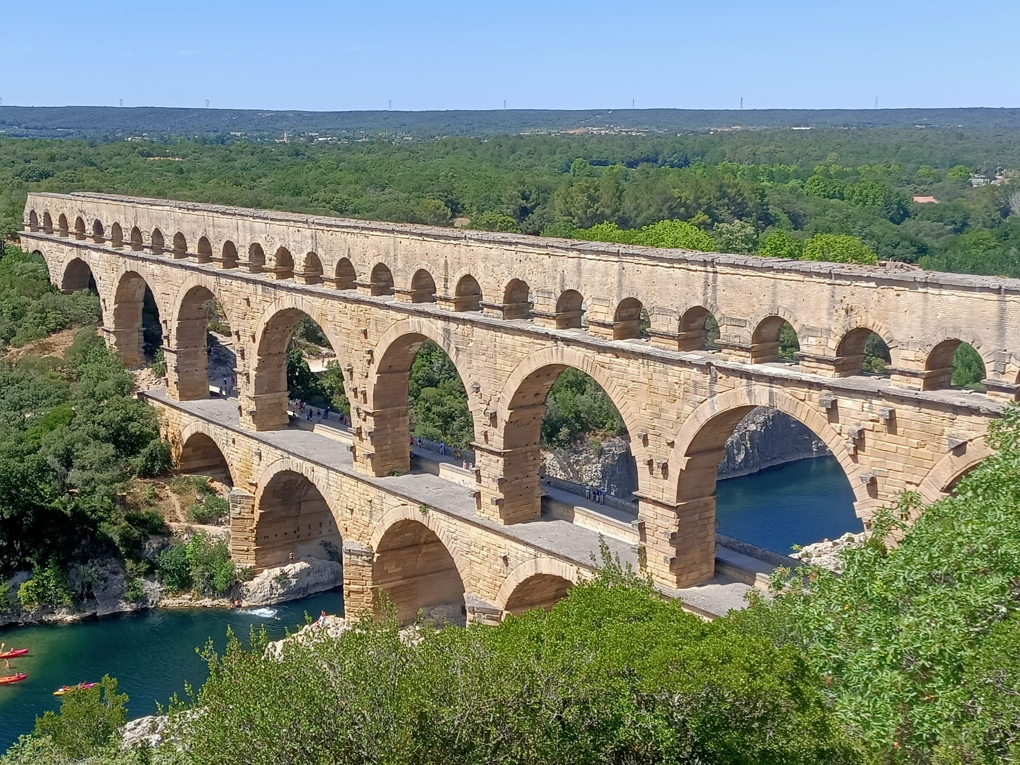 giroola pont du gard