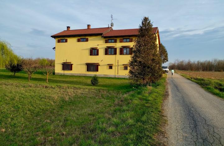 Headquarter Giroola Amorosa