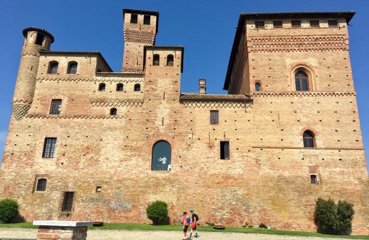 Castello di Grinzane