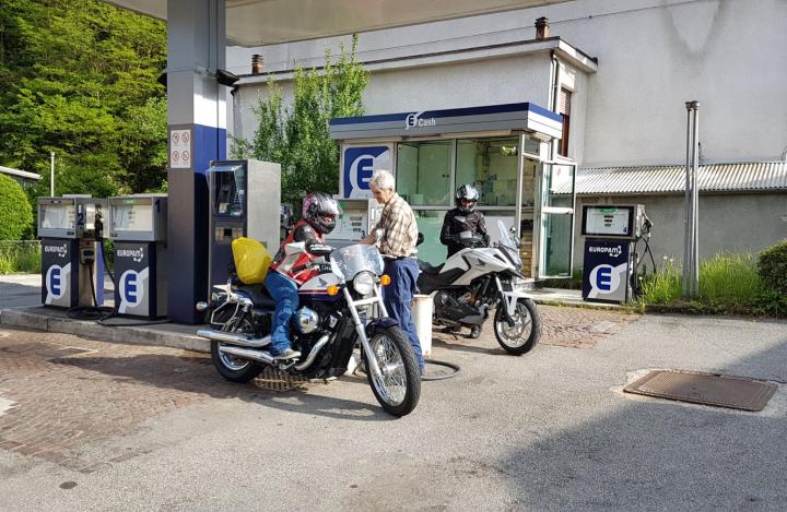 Punto 5 Benzina tutti insieme