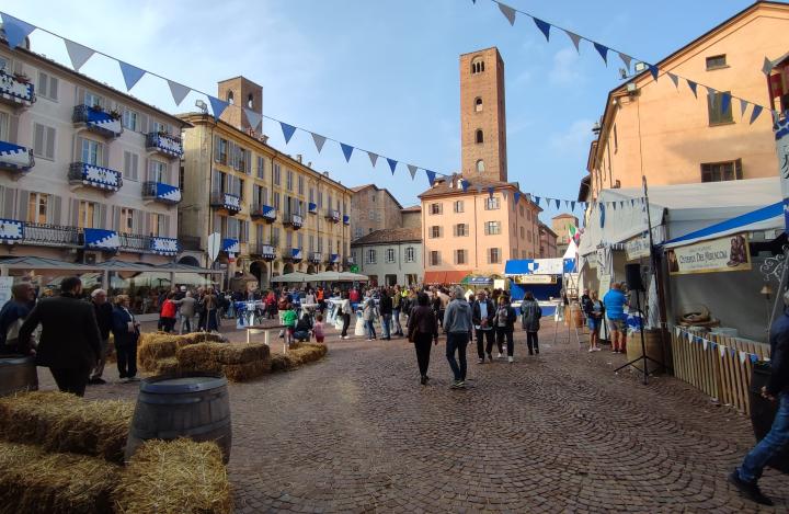3 Giorni in Minibus, Tour Speciale nelle Langhe e alla Fiera del Tartufo d'Alba