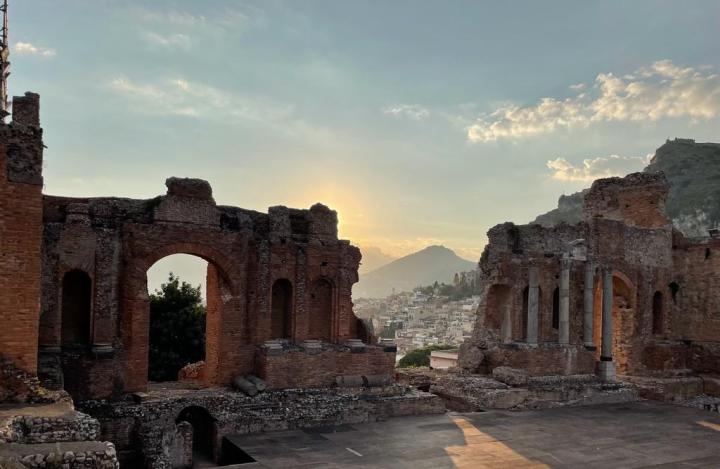 8 Giorni in Minibus, il Giro  della Sicilia on the Road