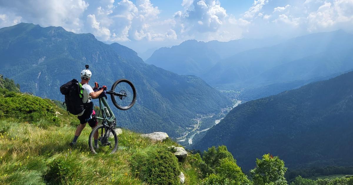 Aosta Valley Bicicletta Freeride Giorni In Ebike, Passaggio A